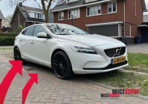 Volvo V40 D4 Hybrid Bi-Turbo Upgrade Delivers 299 HP and 579 Nm